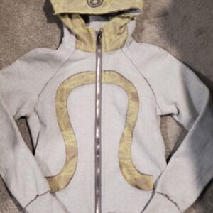 Lululemon Scuba Size 4